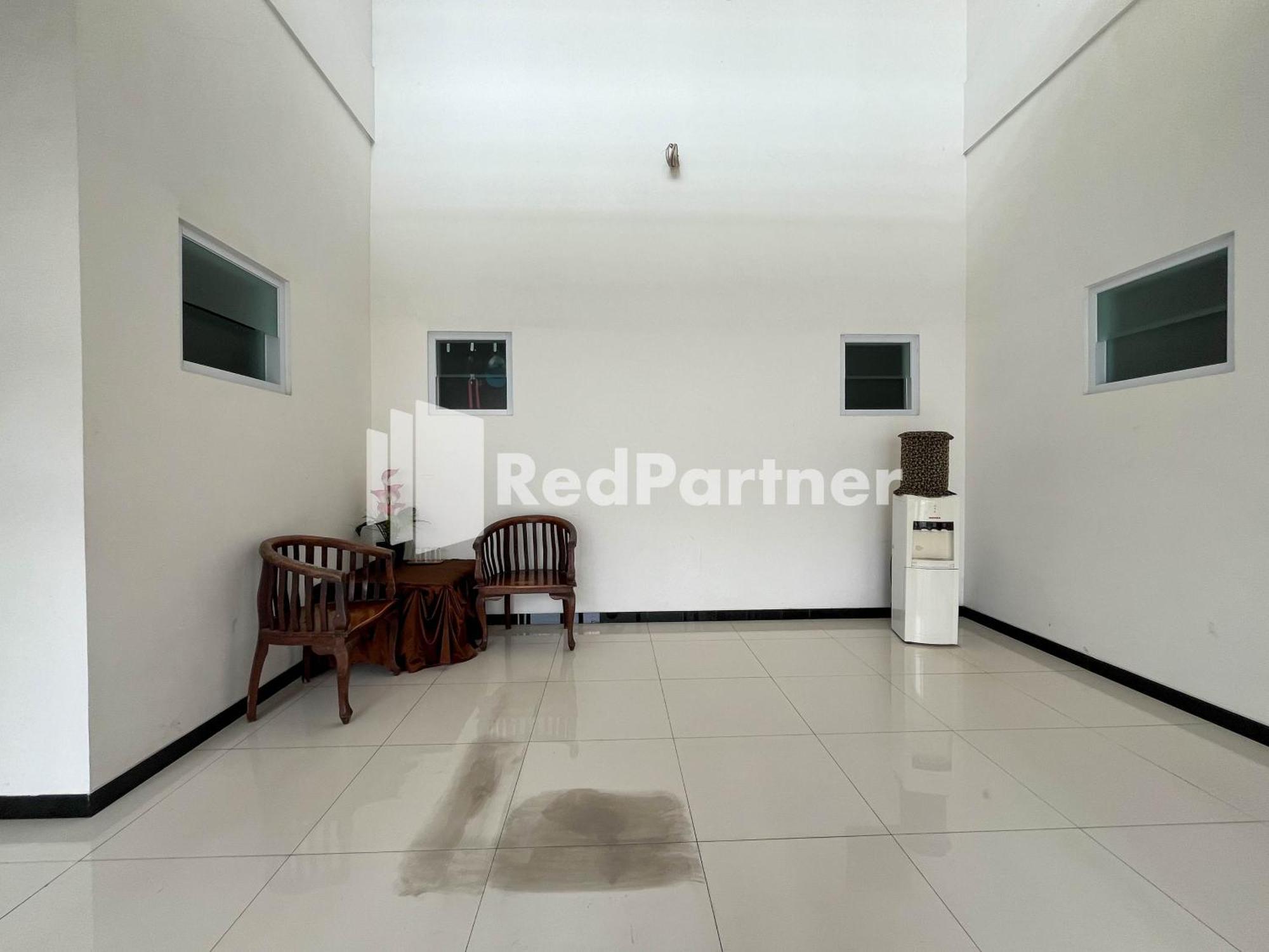 Griya Borobudur Malang Syariah Redpartner Blimbing  外观 照片