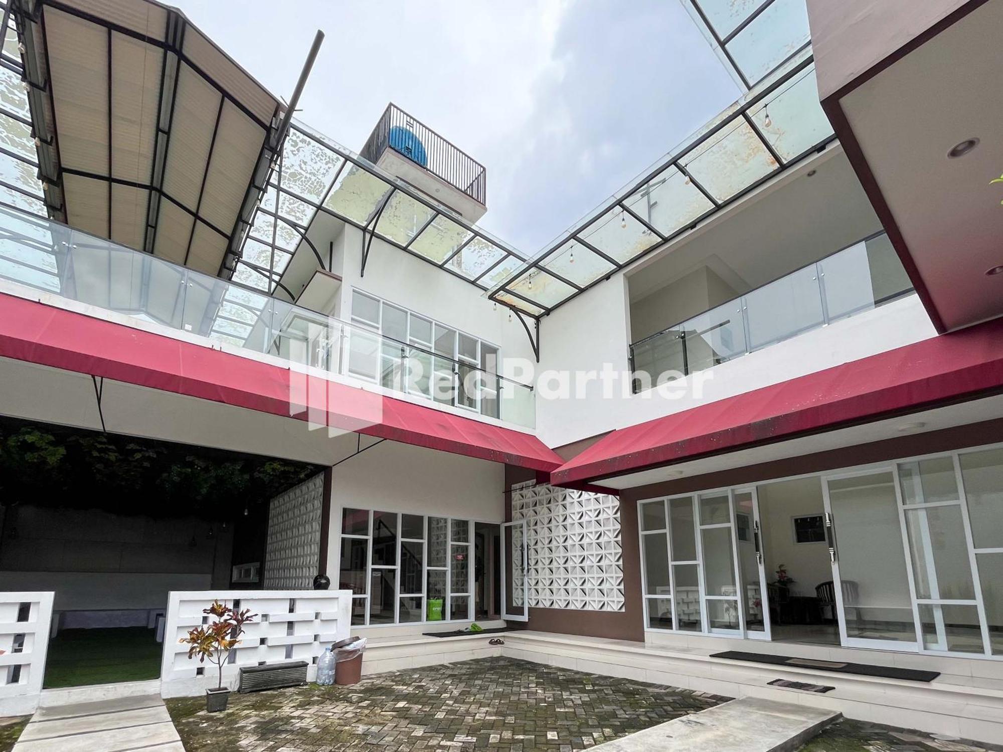 Griya Borobudur Malang Syariah Redpartner Blimbing  外观 照片
